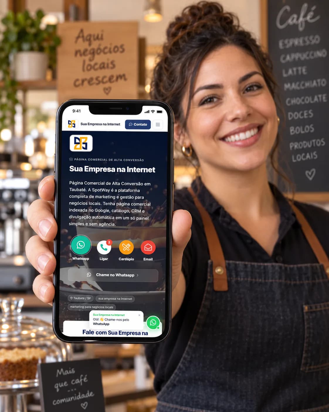 Dona de cafeteria mostrando, no celular, a Página Comercial da empresa criada na SpotWay